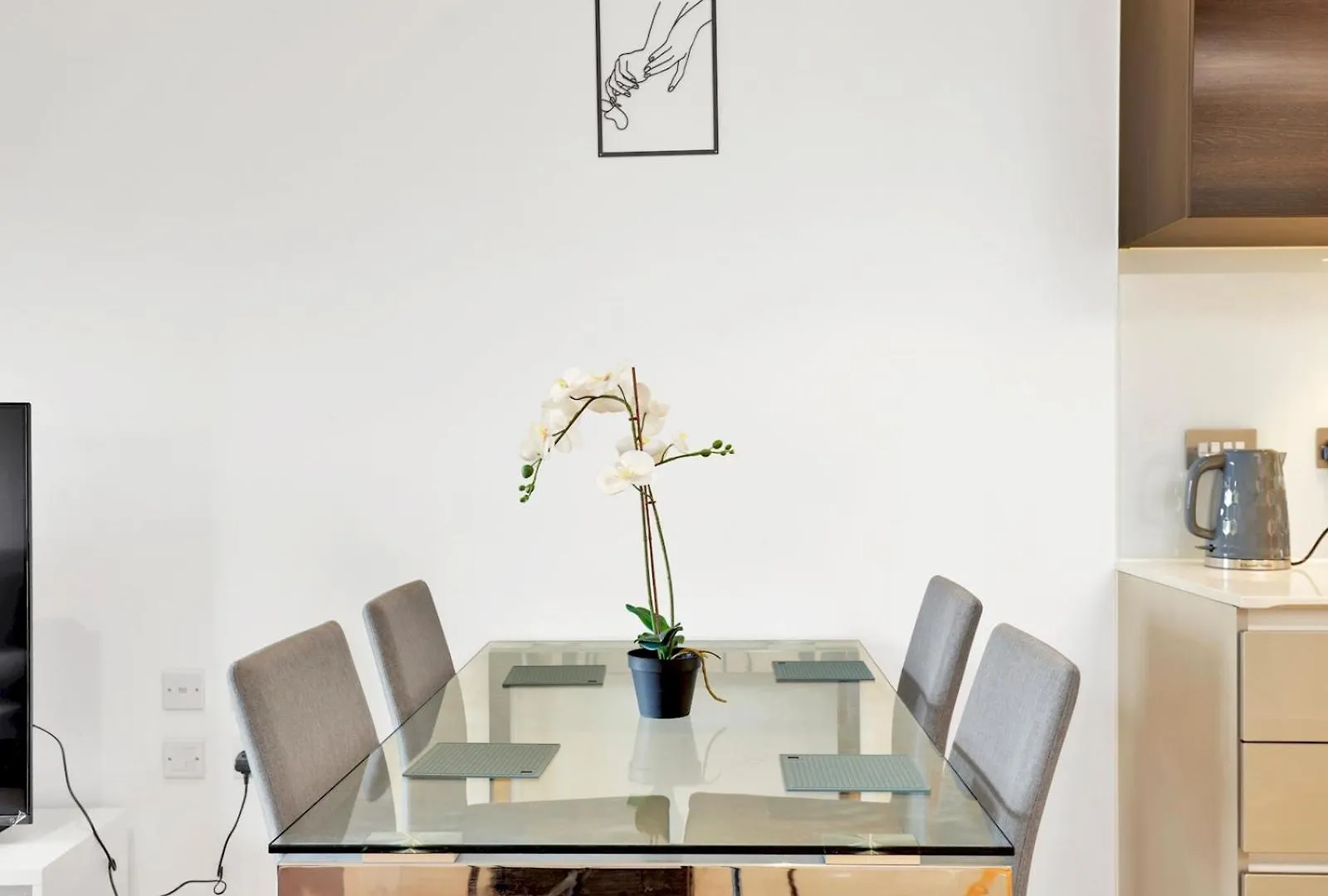 Pass The Keys Spacious 2-Bedroom Apartment London
