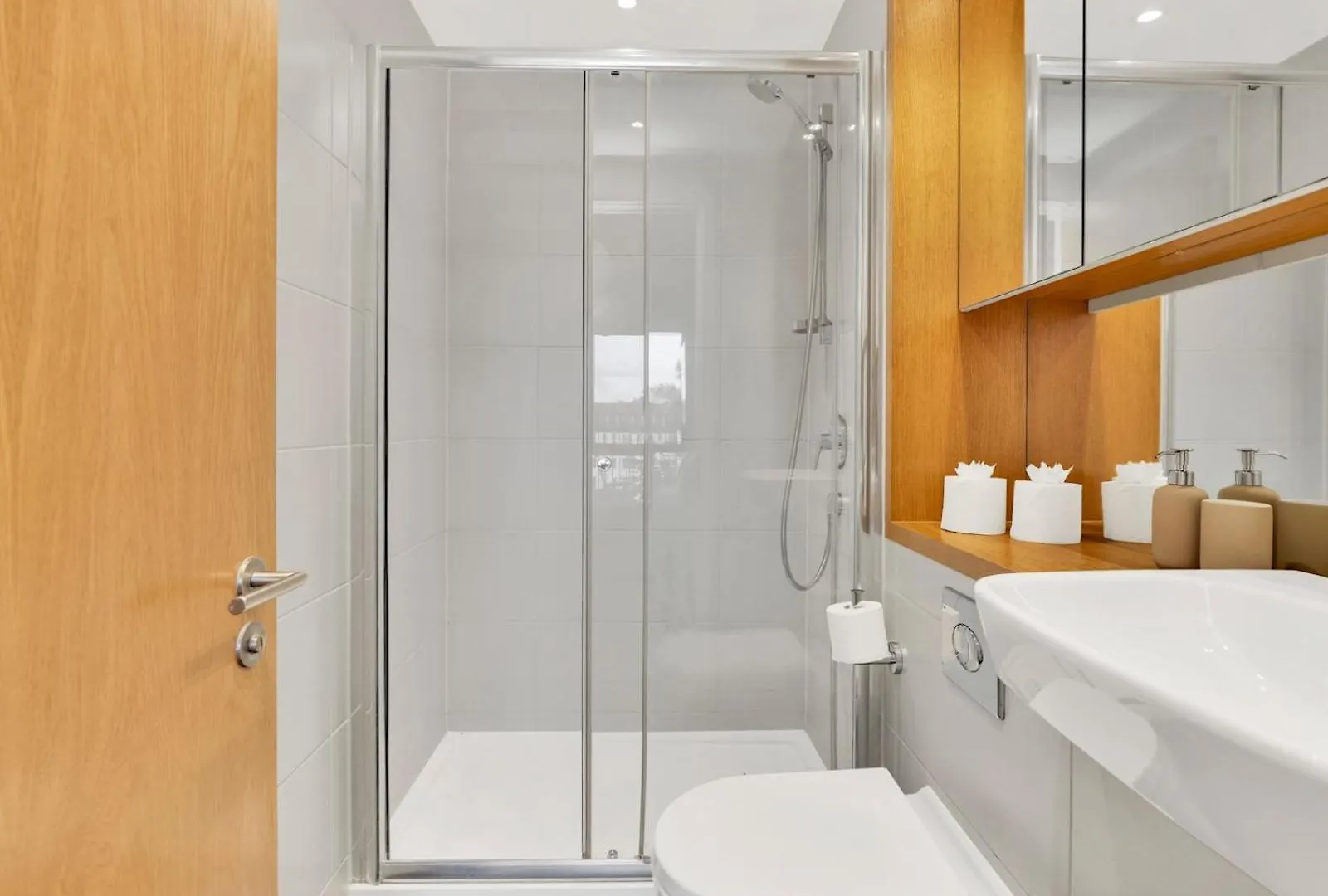 Pass The Keys Spacious 2-Bedroom Apartment London